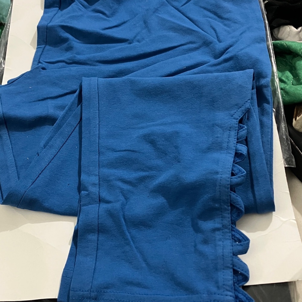 NEW IN PACKAGE Roaman's Lattice Blue Women's Leggings